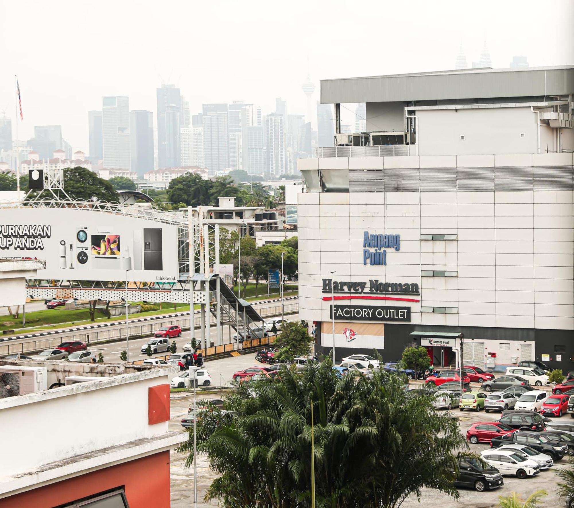 De Royal Hotel Ampang  Exterior photo